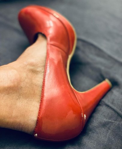 Getragener Damenschuh High Heel rot lack Tamaris Gr 38