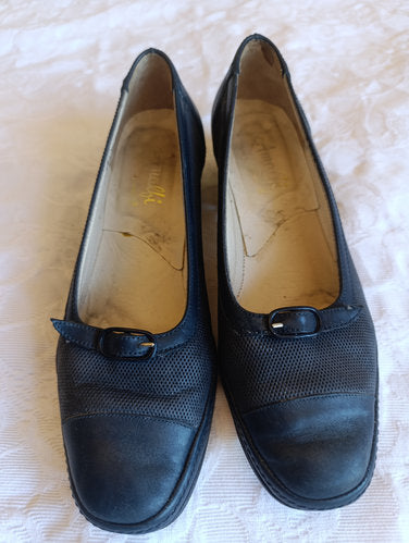 Stark getragene blaue Pumps Absatz 4 cm Größe 37 amalfi