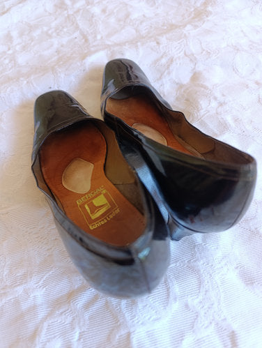 Getragene dunkel-braune Pumps Absatz 6 cm Größe 37