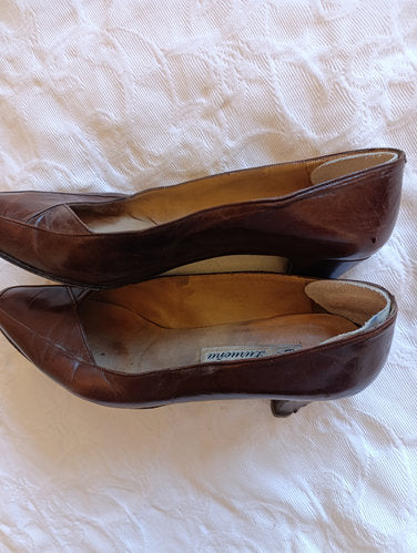 Stark getragene braune Pumps Absatz 8 cm Größe 36 luruena