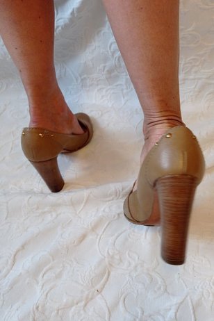 Getragene High Heels Pumps ocker farben Chloe Italy Absatz 10 cm Größe 38