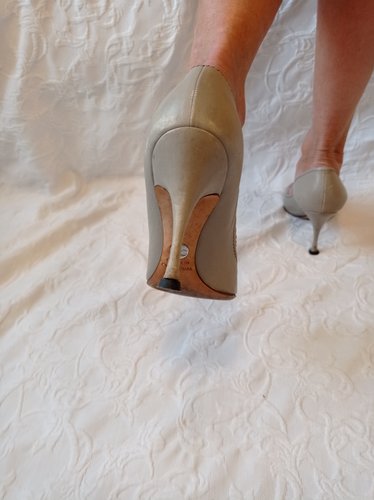 Dolce & Gabbana  Getragene HighHeels  Peep Toe  Absatz 10 cm  Gr. 39