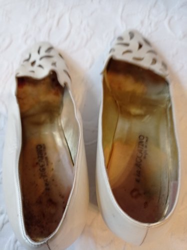 Stark getragene  weiße Pumps Größe 39 von Eva Accatino