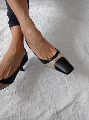 Getragene schwarz-weiße Pumps Größe 39 Unisa