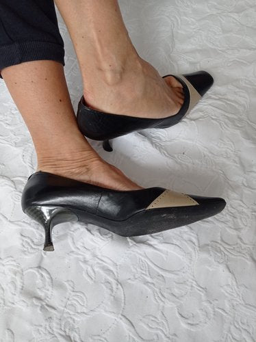 Getragene schwarz-weiße Pumps Größe 39 Unisa