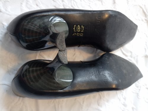 Getragene schwarz-weiße Pumps Größe 39 Unisa