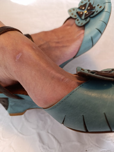 Getragene  Sandale mit Keilabsatz  Größe 40