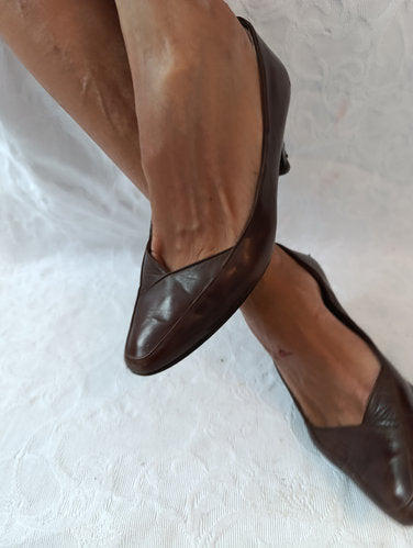 Stark getragene braune Pumps Absatz 8 cm Größe 36 luruena