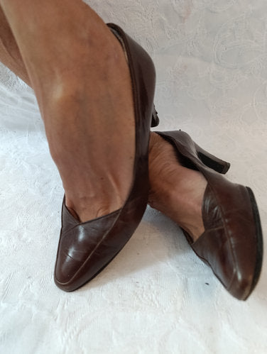 Stark getragene braune Pumps Absatz 8 cm Größe 36 luruena