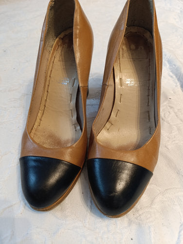 Getragene Pumps  Größe 38  hellbraun  Absatz 10 cm