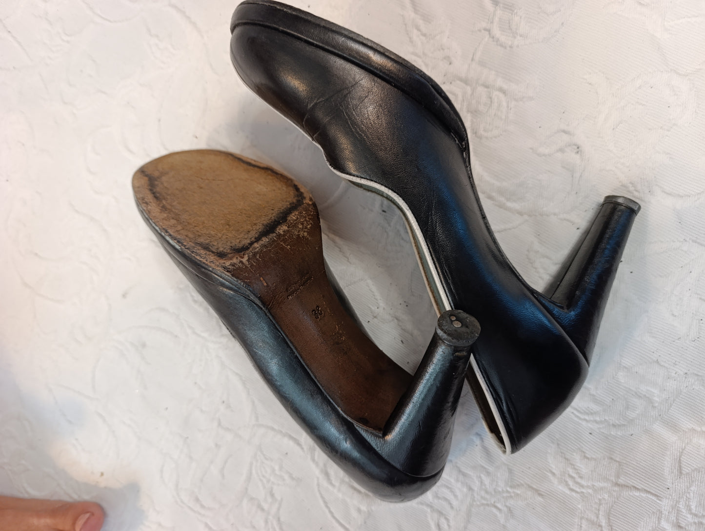 Getragene Pumps, schwarz, Absatz 9 cm, Größe 38 Audley