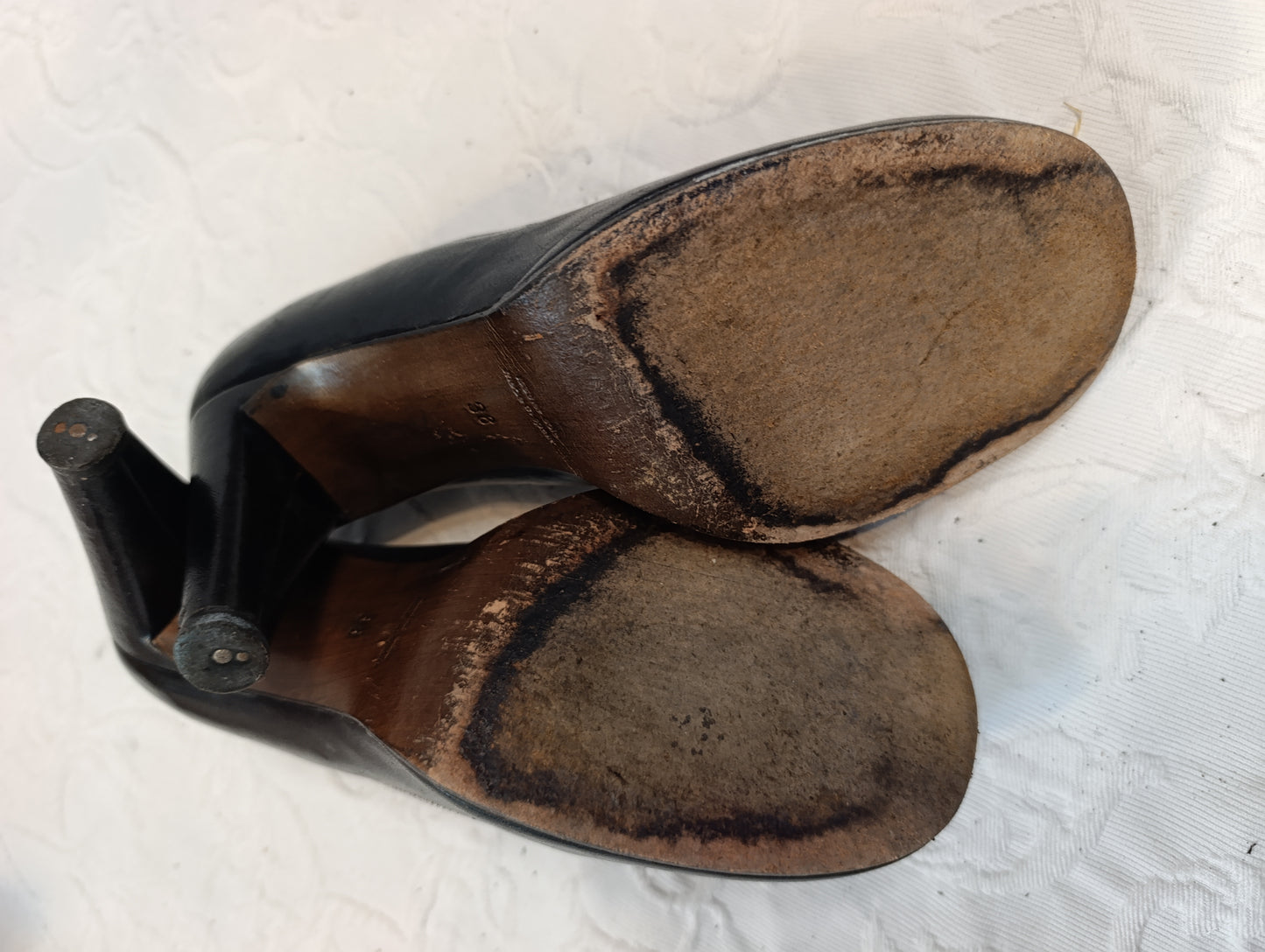 Getragene Pumps, schwarz, Absatz 9 cm, Größe 38 Audley