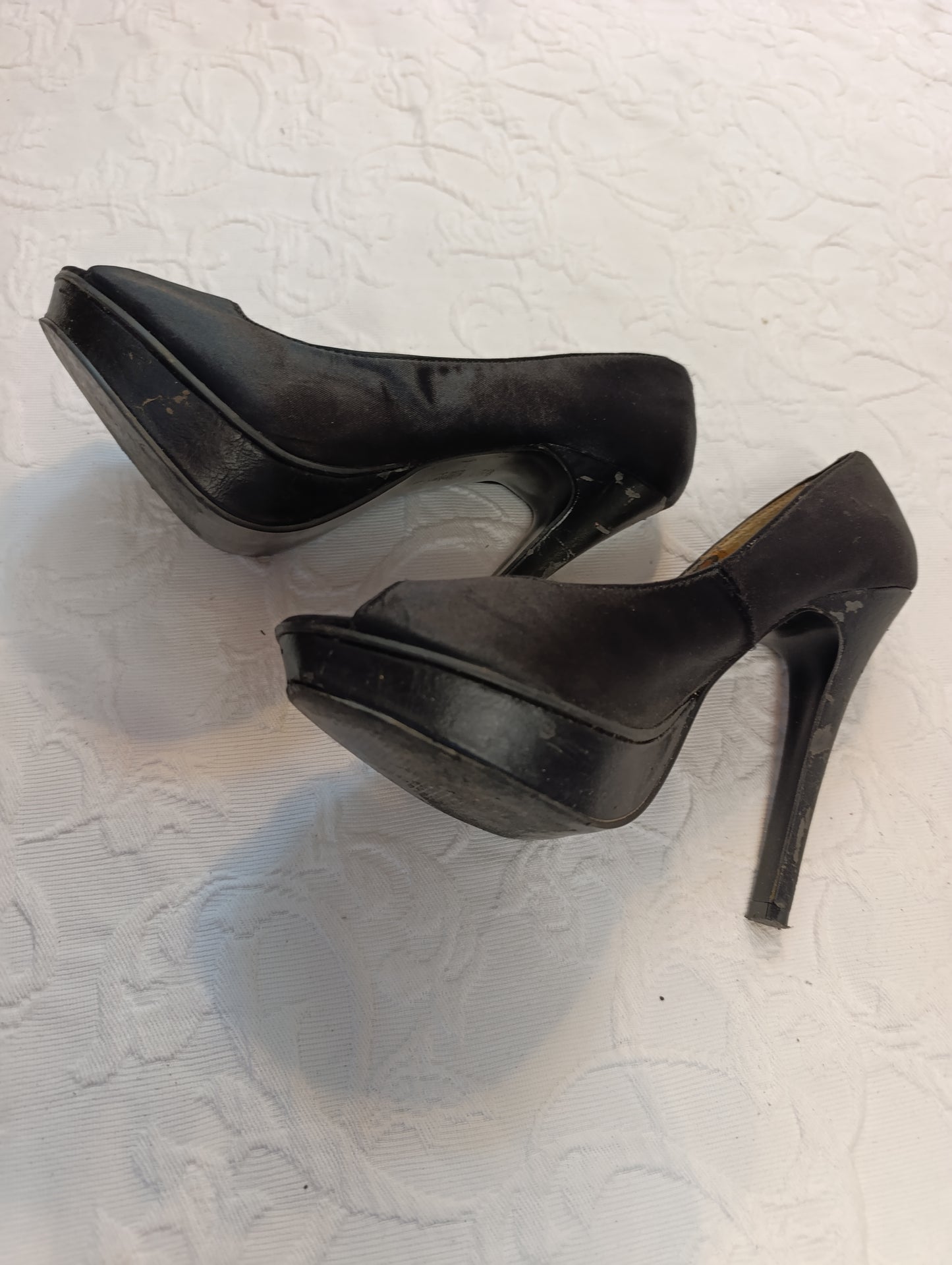 Getragene HighHeels, PeepToe schwarz, Absatz 12,5 cm, Größe 38 Lilagirl