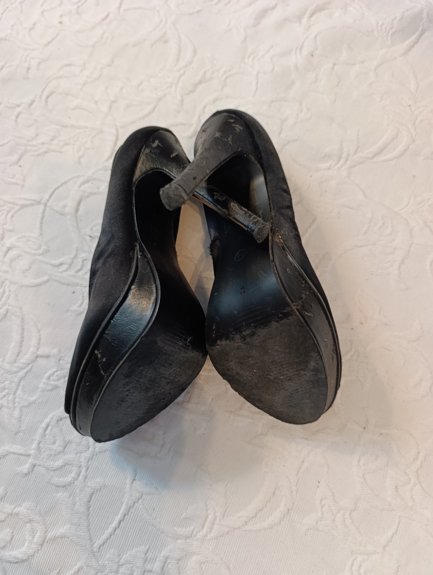 Getragene HighHeels, PeepToe schwarz, Absatz 12,5 cm, Größe 38 Lilagirl