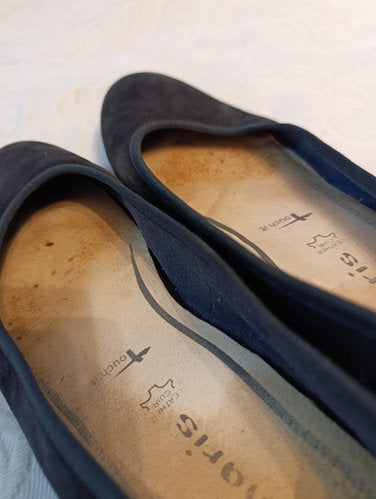 Stark getragene blaue Ballerinas  Gr. 38  tamaris