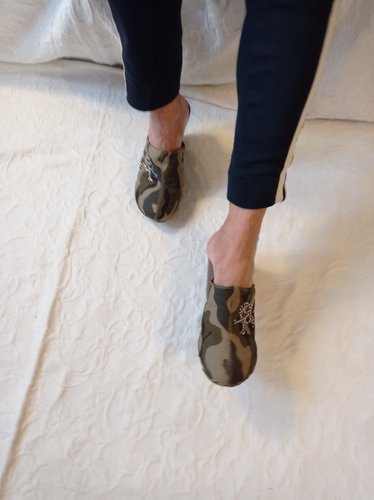 Getragene schwarze  offene  Clogs  Stoff Gr. 40