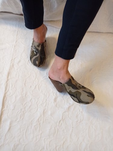 Getragene schwarze  offene  Clogs  Stoff Gr. 40