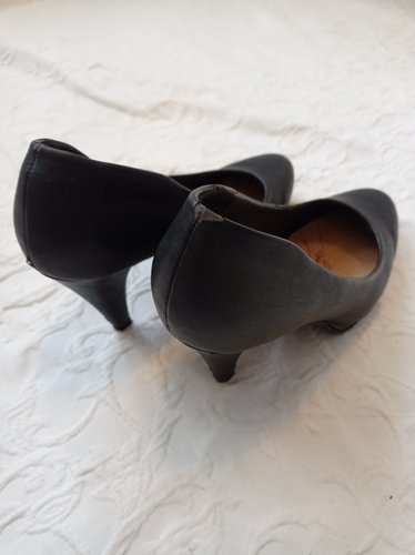 Getragene Pumps  schwarz  Absatz 9 cm  Größe 39  Sun & Shadow