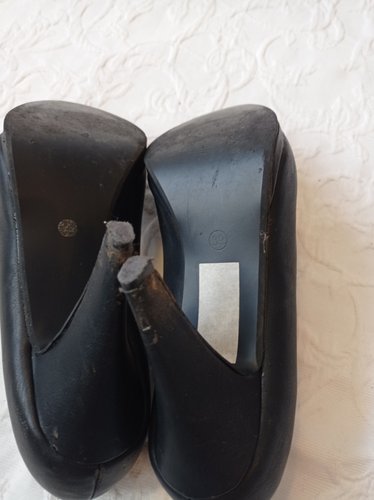 Getragene Pumps  schwarz  Absatz 9 cm  Größe 39  Sun & Shadow