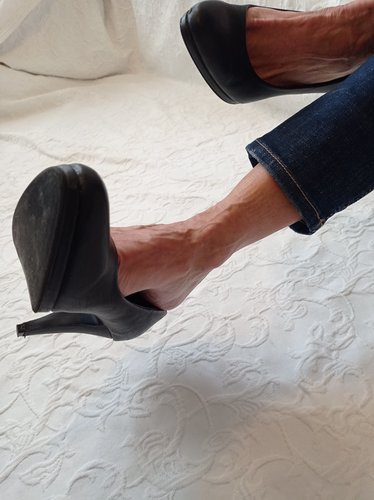 Getragene Pumps  schwarz  Absatz 9 cm  Größe 39  Sun & Shadow