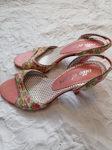 Getragene Sandale Absatz 8 cm  Gr. 37 otto et moi