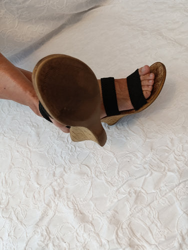 Getragene braune Keilsandale  korkoptik  Keilabsatz 7 cm  Plateau  Gr. 37