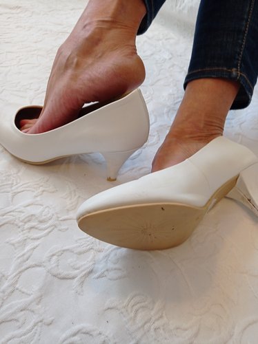 Getragene Pumps weiß Absatz 7 cm Größe 38 von Annie G.