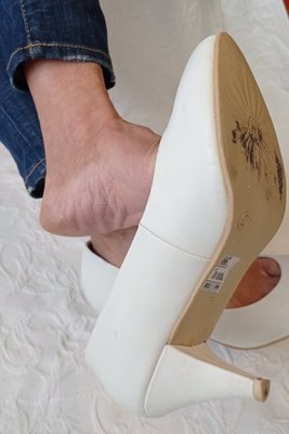 Getragene Pumps weiß Absatz 7 cm Größe 38 von Annie G.
