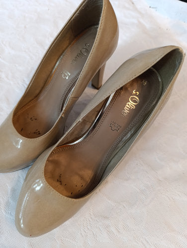 Getragene High Heels  Größe 38  beige  Absatz 10 cm  Plateau  S. Oliver