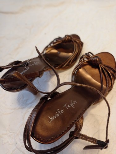 Getragene braune  offene  High Heels  Gr. 39 Jennifer Taylor