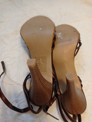 Getragene braune  offene  High Heels  Gr. 39 Jennifer Taylor