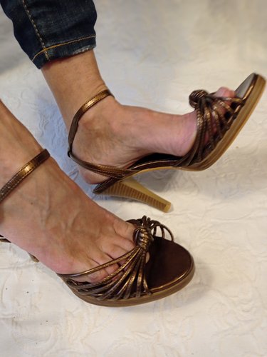 Getragene braune  offene  High Heels  Gr. 39 Jennifer Taylor