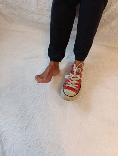 Getragene  stark abgenutzte  rote Converse All Star Größe 39