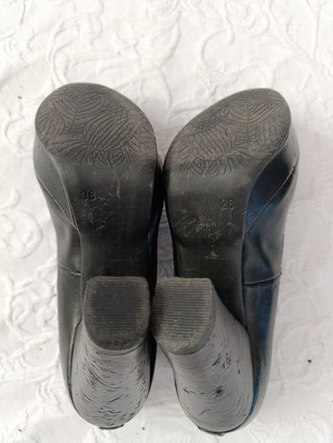 Getragene High Heels  Plateau schwarz Größe 38  Absatz 11 cm  graceland