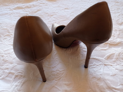 Getragene High Heels  beige Größe 39