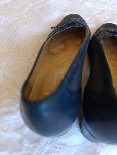 Stark getragene blaue Pumps  Absatz 4 cm  Größe 37  amalfi