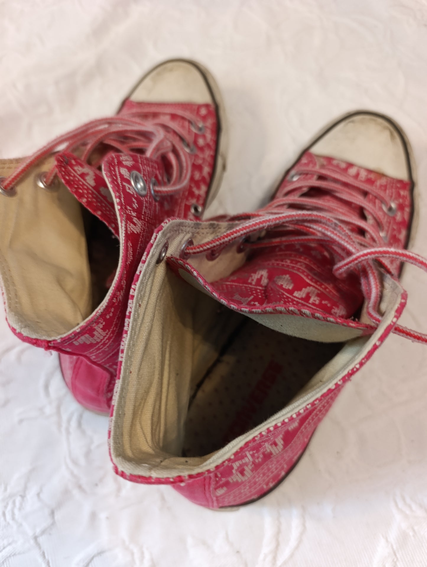 Getragene, stark abgenutzte, weiss-rosa, Converse All Star, Größe 38