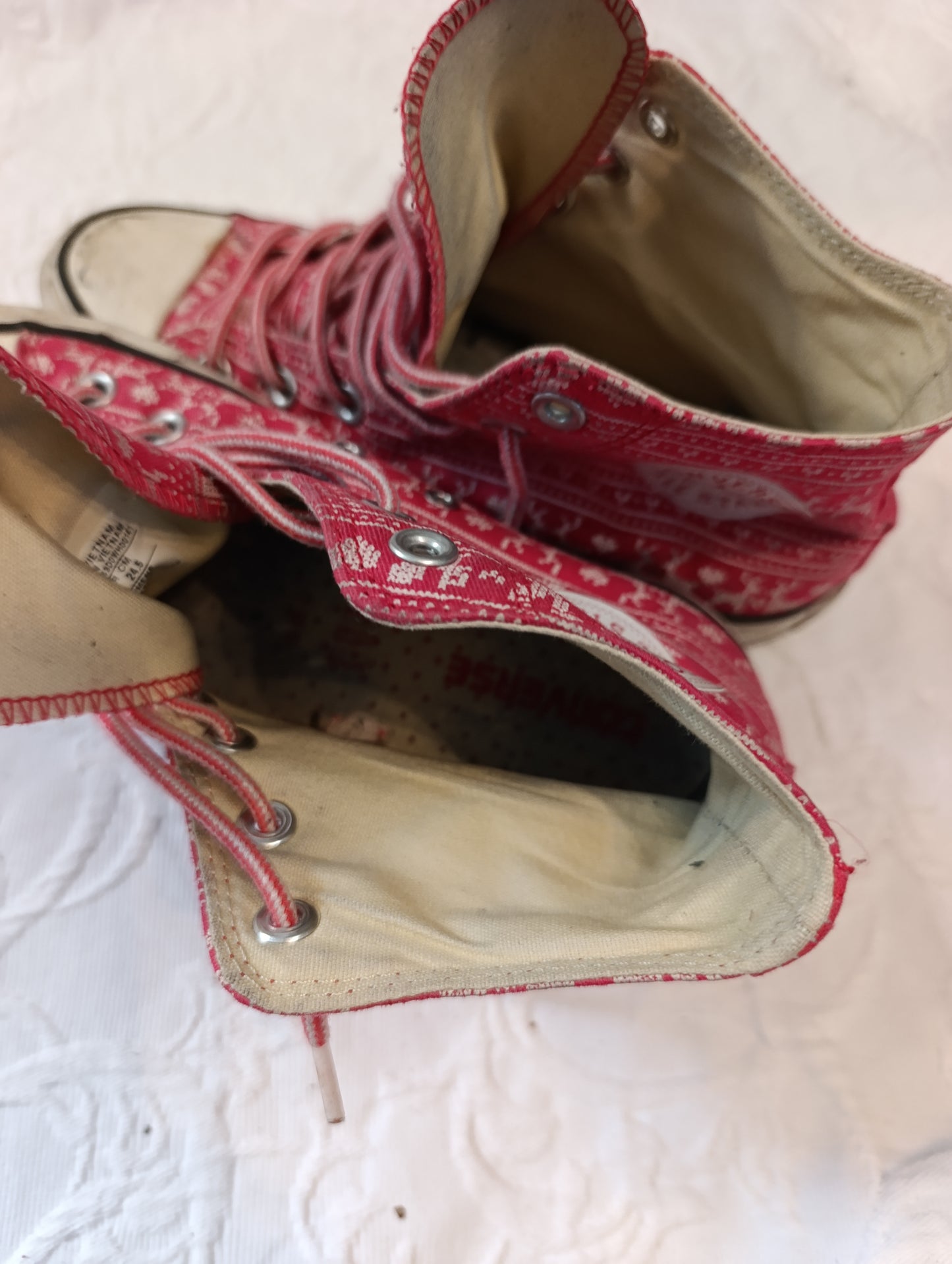 Getragene, stark abgenutzte, weiss-rosa, Converse All Star, Größe 38
