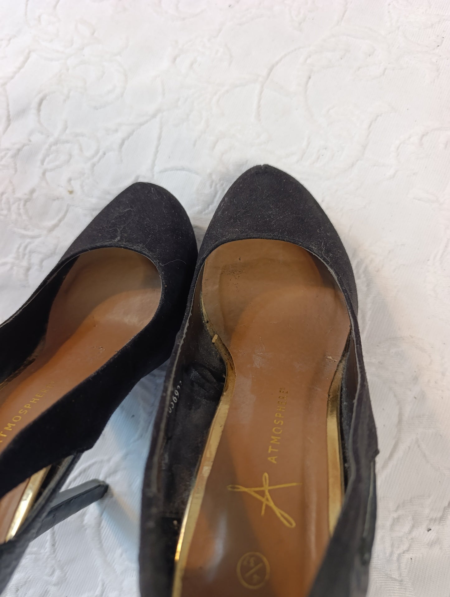 Getragene High Heels, schwarz, samtoptik, Größe 37, Absatz 11 cm, Atmosphere