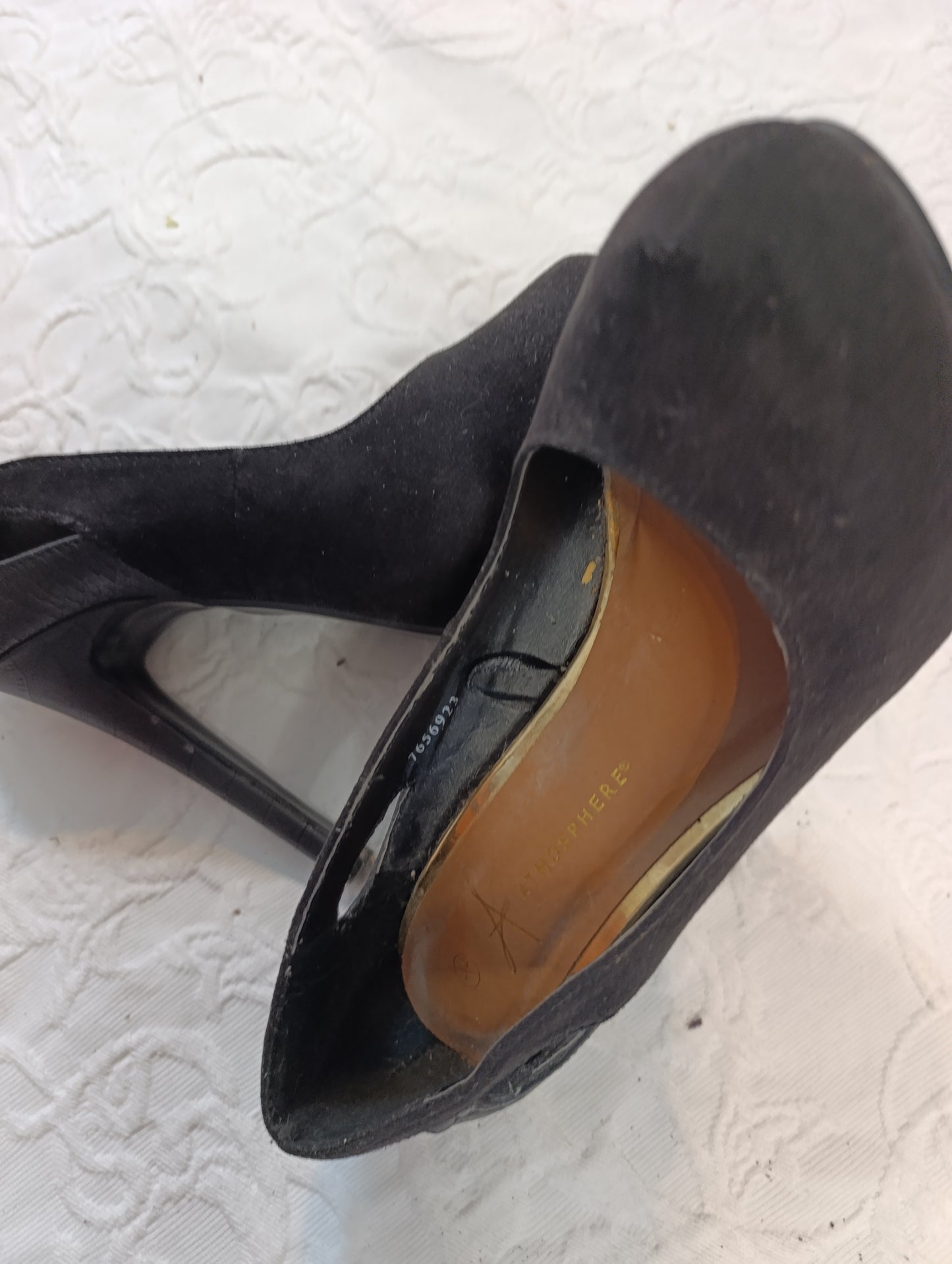 Getragene High Heels, schwarz, samtoptik, Größe 37, Absatz 11 cm, Atmosphere