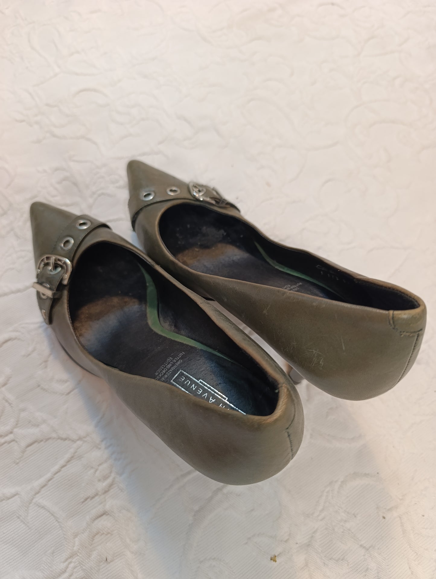 Getragene High Heels, olive grün, Größe 37  9 cm Absatz 5th Avenue