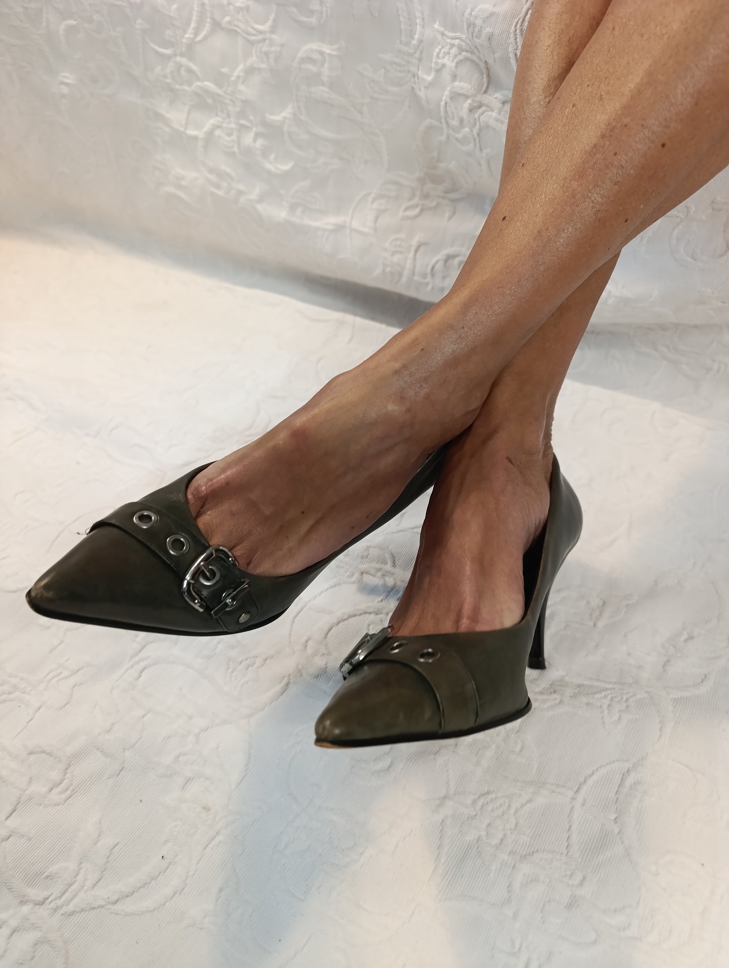 Getragene High Heels, olive grün, Größe 37  9 cm Absatz 5th Avenue