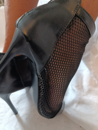 Getragene High Heels  schwarz  Pfennigbsatz 10 cm  Gr. 40  netz