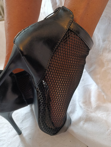 Getragene High Heels  schwarz  Pfennigbsatz 10 cm  Gr. 40  netz