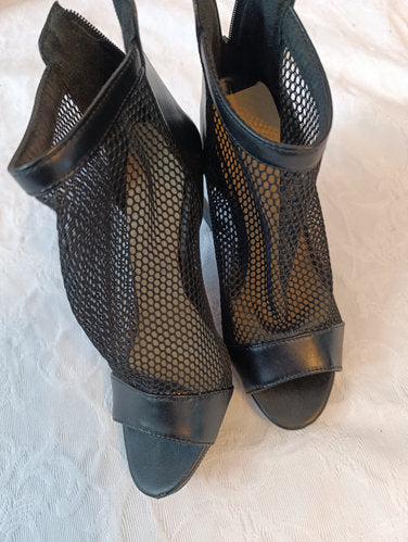 Getragene High Heels  schwarz  Pfennigbsatz 10 cm  Gr. 40  netz