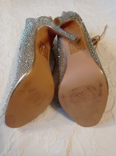 Getragene High Heels  gold-glänzend Größe 38 SIMMI