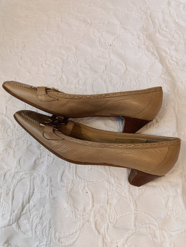 Getragene beige Pumps  Absatz 4 cm  Größe 40  Alberto Gozzi